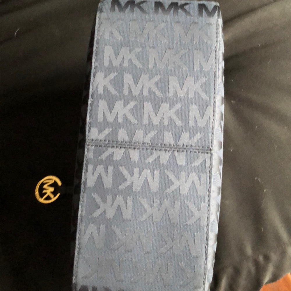 Michael Kors purse and wallet - Picture 8 of 8